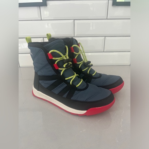 Sorel Waterproof Kids Boots Size 6 - Picture 2 of 6